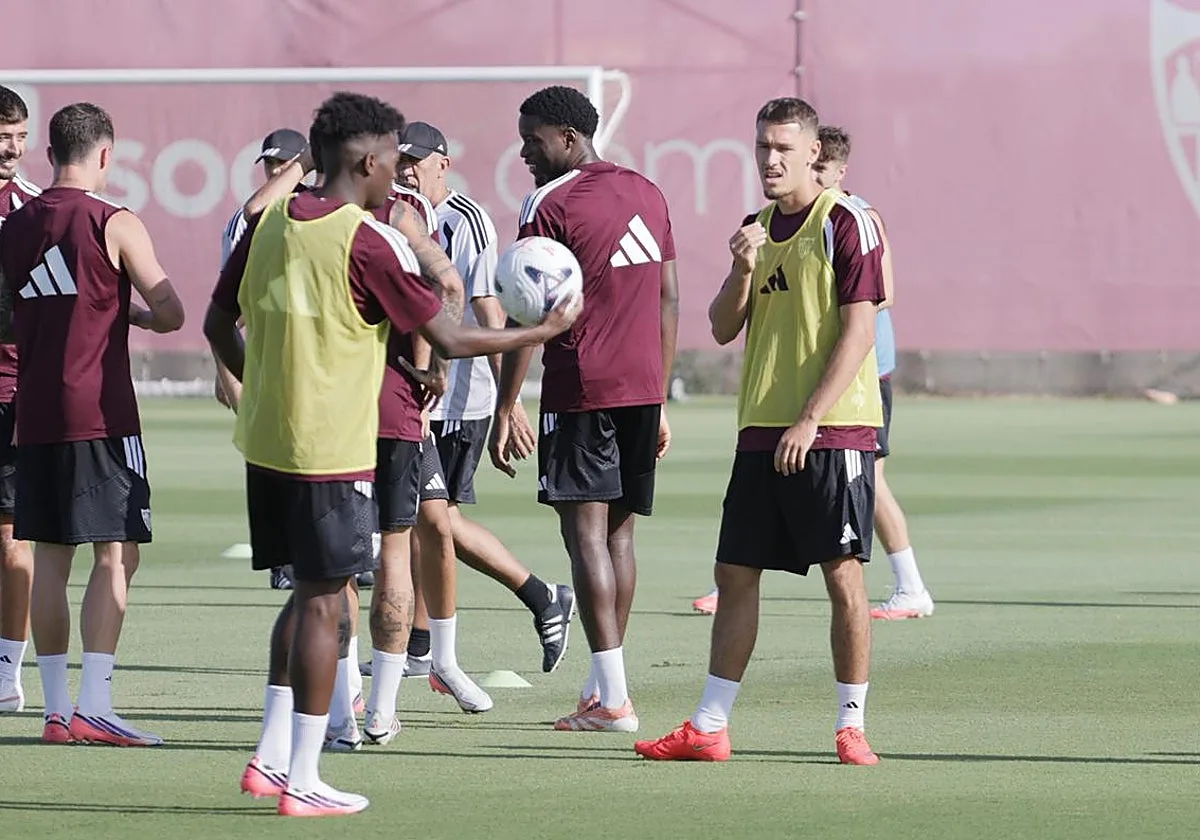 Stassin y Correia completan su primer entrenamiento y se apuntan al RCD Espanyol - Sevilla FC