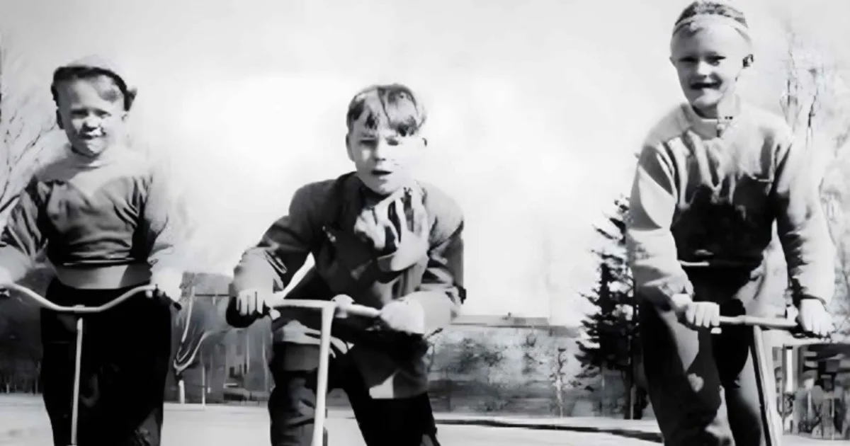 La psicología dice que los niños de las décadas de 1960 y 1970 no se volvieron emocionalmente fuertes gracias a una mejor crianza, sino porque crecieron con suficiente abandono diario como para aprender a autorregularse, resolver problemas por sí mismos y desarrollar una resiliencia que las comodidades modernas dificultan