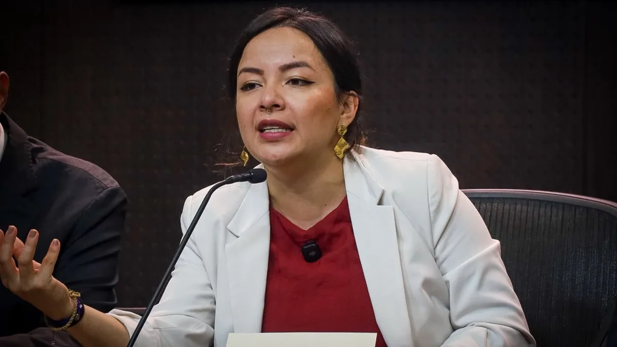 Jennifer Pedraza llevó ante la Fiscalía los señalamientos que la vinculan con el ELN y advierte que llegará “hasta las últimas instancias”
