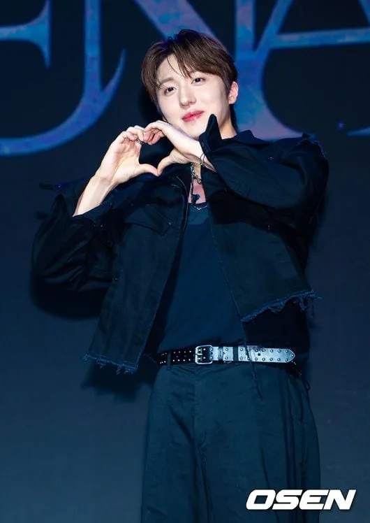 [사진]SF9 찬희,'사랑의 하트'