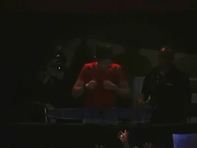 Luan Santana faz 19 anos de carreira e resgata vídeo cantando ainda menino