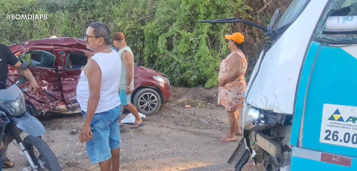 Morre adolescente vítima de acidente entre carro e ônibus, no Litoral Sul da Paraíba