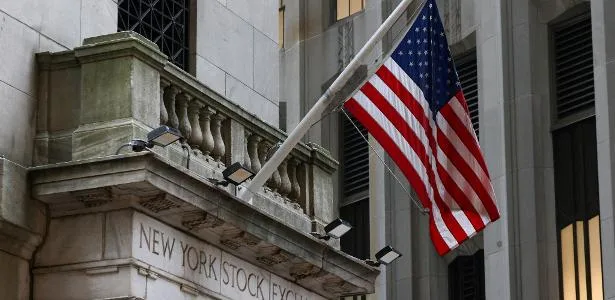 Após 1ª alta em 12 pregões, Bolsa brasileira monitora indicadores dos EUA