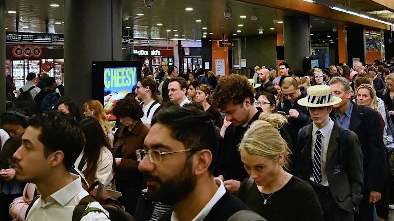 Commuters face ‘isolated delays’ in afternoon peak after Sydney train chaos