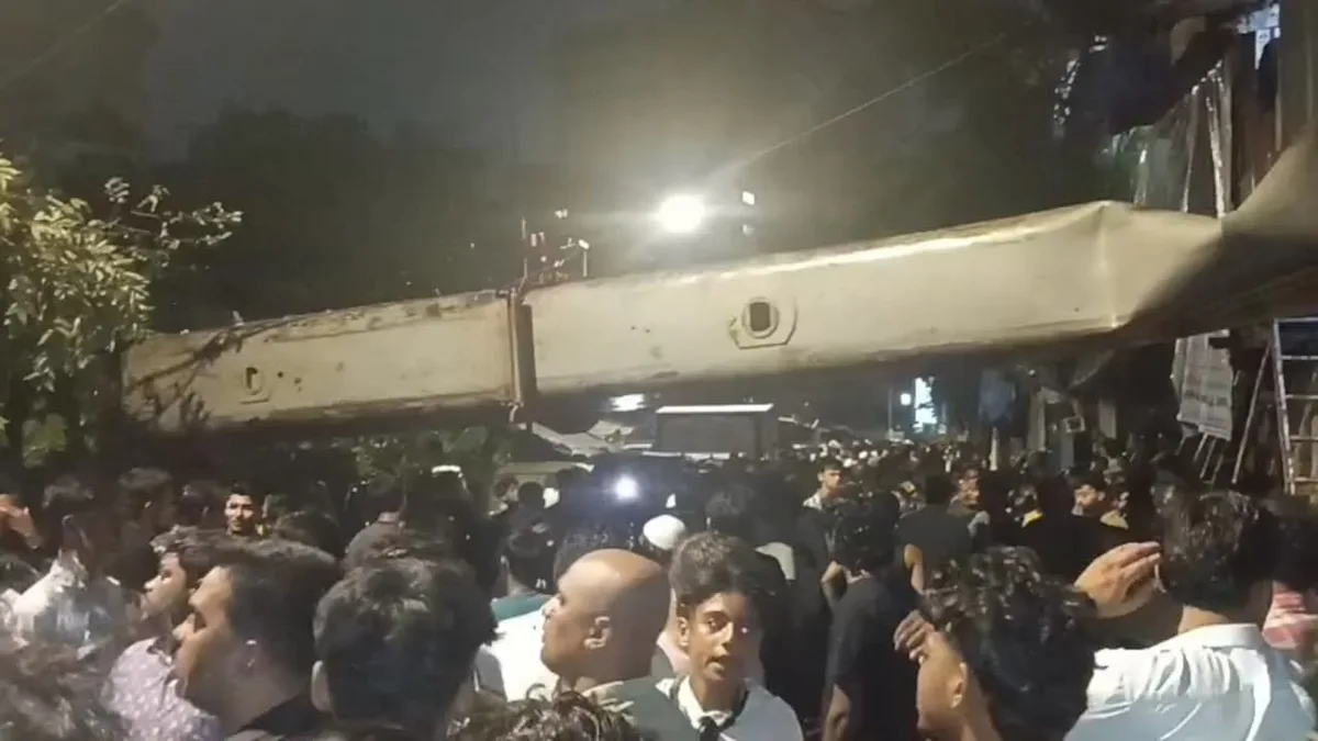 8 Injured As Crane Falls On Houses During Eviction Operation In Mumbai