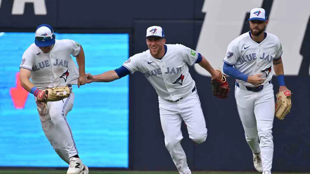 AL wild-card roundup: Blue Jays move 1.5 games back of Guardians
