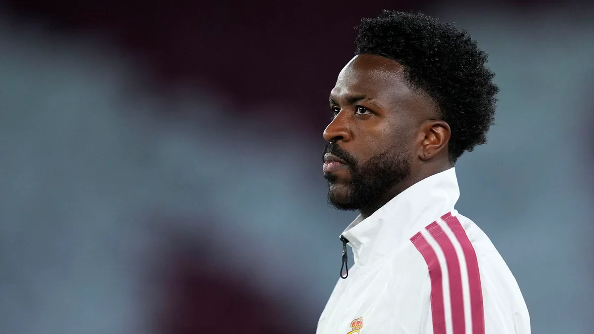 Tormenta perfecta sobre Vinícius: cabreo tras ser señalado por Mourinho por un "gol ridículo" y sin Clásico por sanción