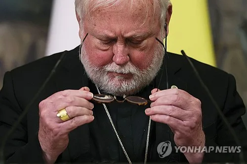 교황청 외무장관, 5년 만에 러시아 찾아 "전쟁 끝내야"