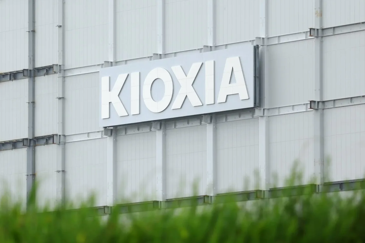 Kioxia said to consider raising $10 billion in U.S. listing