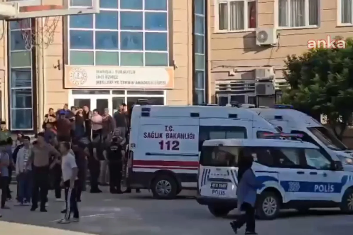 Un estudiante abre fuego frente a un instituto en Turquía y hiere a 10 alumnos, dos de ellos graves
