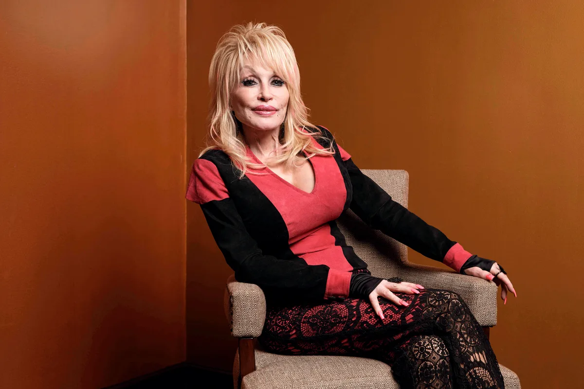 Dolly Parton morre aos 80 anos; veja fotos da cantora