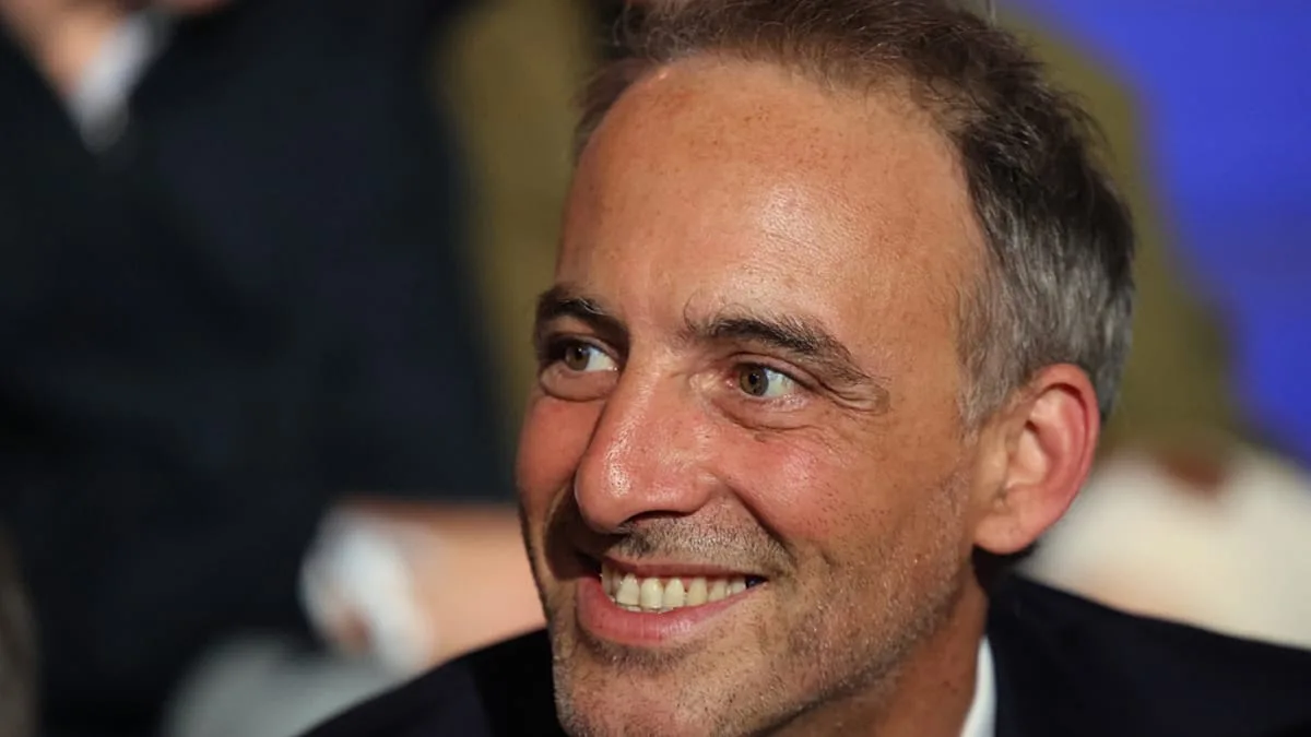 Pode a "Glucksmania" triunfar em França? Candidato prepara entrada na corrida presidencial