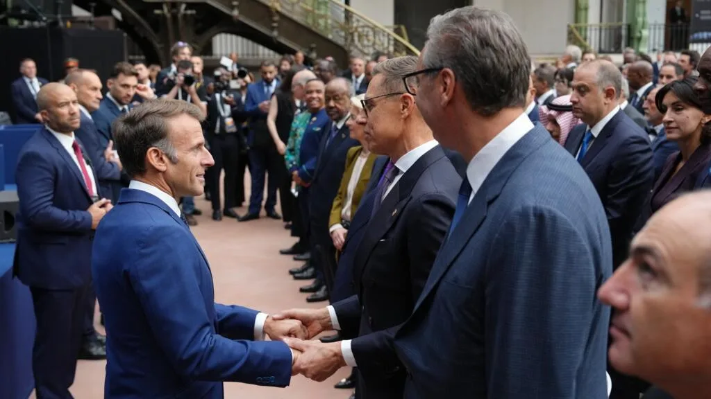 Défense: la Finlande se rapproche de la dissuasion nucléaire française, bouclier face aux Russes