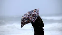Mau tempo: 13 distritos sob aviso amarelo devido a chuva e trovoada