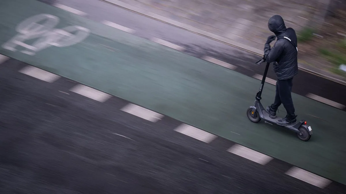 Bingen: E-Scooter-Fahrer fallen vor Polizei Drogen aus der Tasche