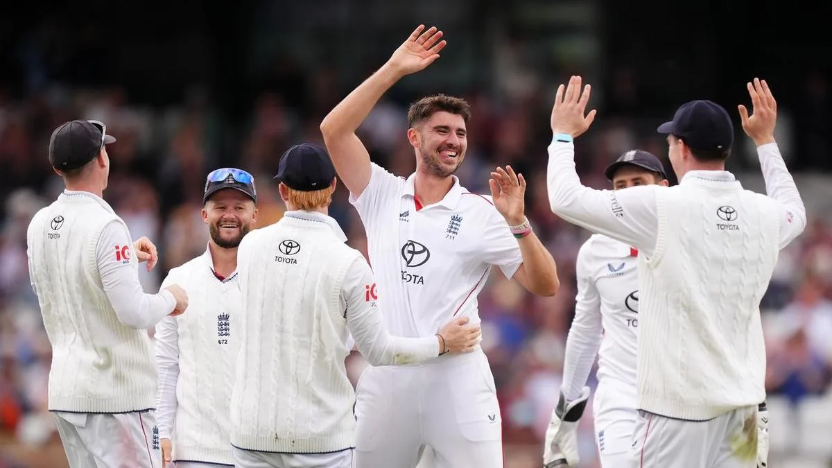 Quick duo rout Pakistan in ideal Root captaincy return