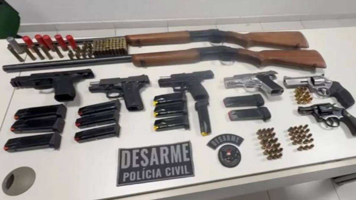Polícia apreende 8 armas em operação contra CACs com registros cancelados na Grande Fortaleza