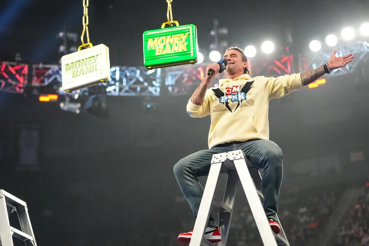WWE Money In The Bank: кард шоу. Два титульных поединка и сражения за специальный чемодан