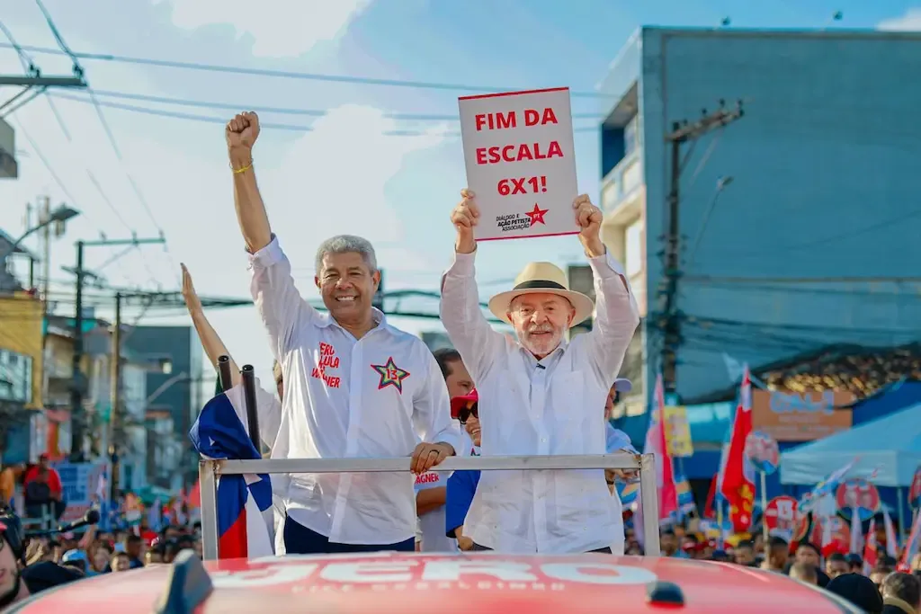 Em ato em Salvador, Lula reforça palanque baiano e critica sabatina da Globo