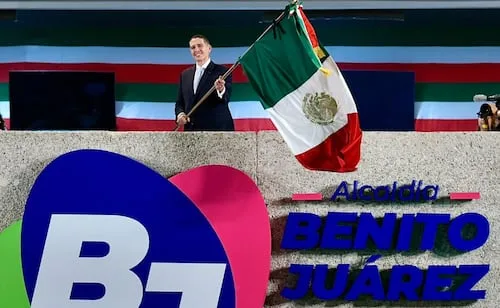 Luis Mendoza encabeza Grito de Independencia en Benito Juárez; asisten 18 mil personas a la explanada principal