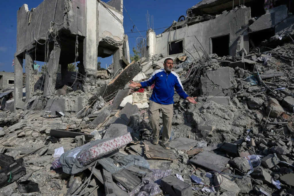 Israeli airstrikes on southern Lebanon kill 11 people, Health Ministry says