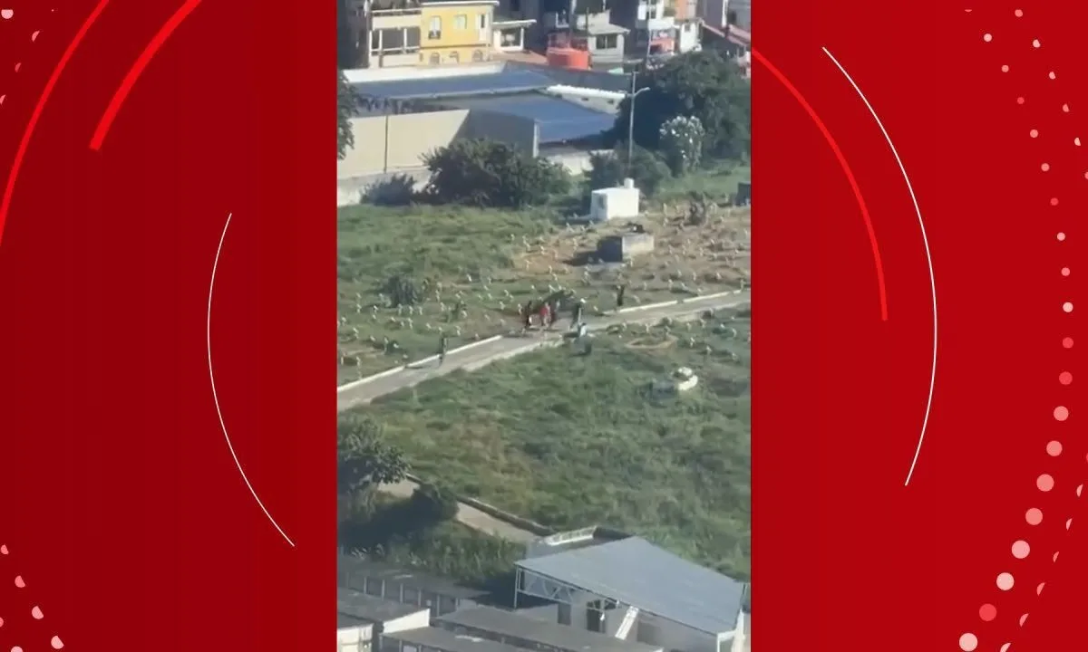 VÍDEO: confronto no Subúrbio de Salvador tem fuga de suspeitos em cemitério e quatro mortos