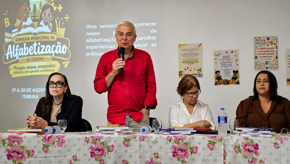 Semana da Alfabetização promove formação de profissionais em Itabuna