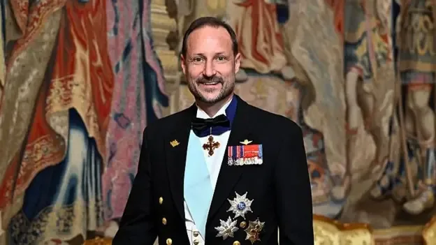 Quién es Haakon VIII, el nuevo rey de Noruega que asume la corona tras la muerte de Harald V