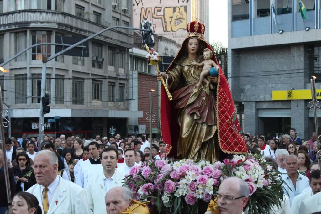 Curitiba terá dois feriados seguidos e pode garantir folga de quatro dias