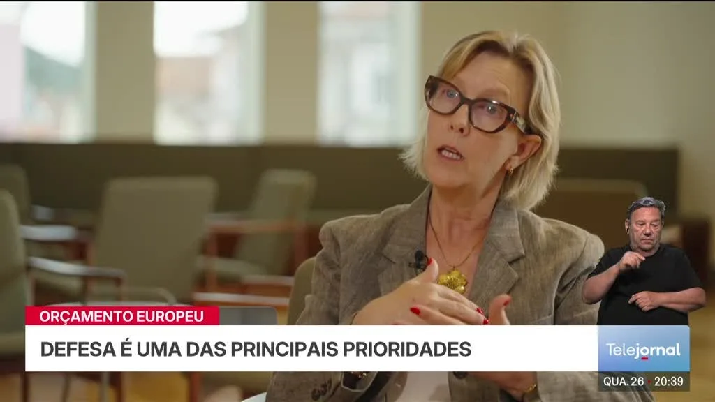 Maria Luís Albuquerque defende literacia financeira nas escolas