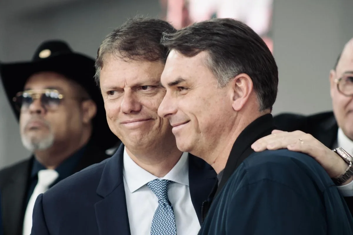 O almoço de Flávio, Tarcísio e Nunes com os prefeitos de São Paulo