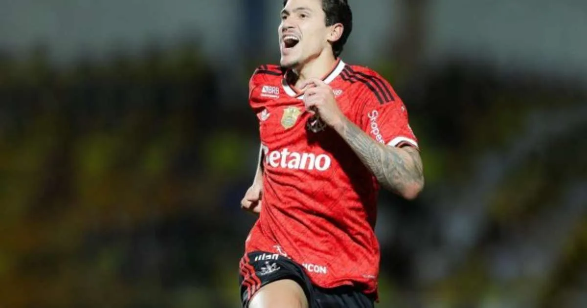 Roberto Assaf: Flamengo, em noite de lua cheia, faz cinco no Maião