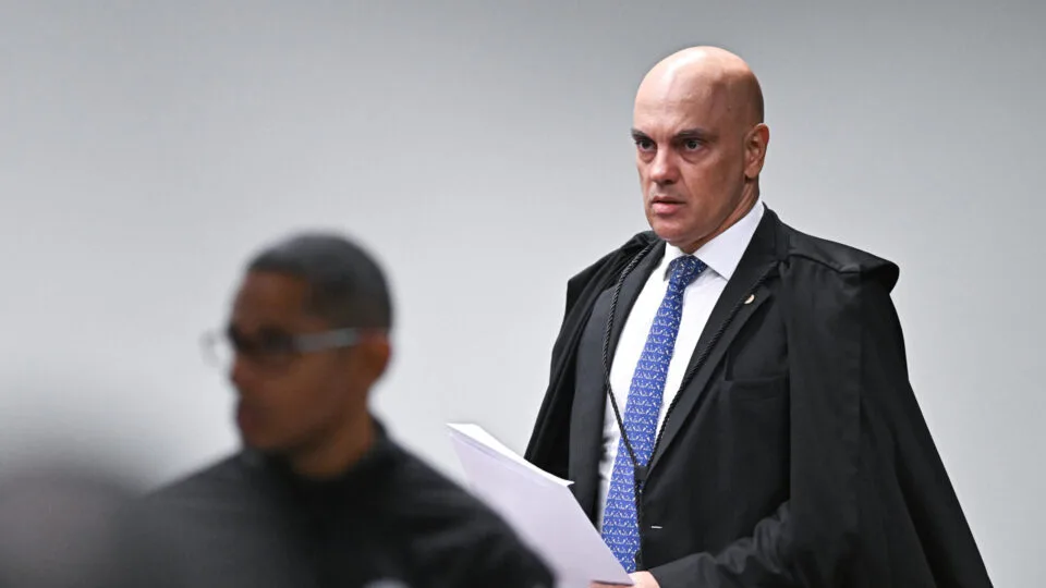 Advogado de Trump chama de “inacreditáveis” novas revelações sobre Moraes e Vorcaro