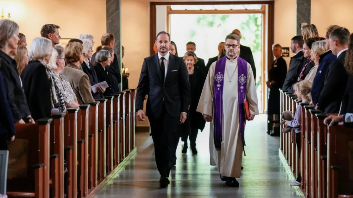 Norwegens neuer König Haakon VIII. gedenkt seines Vaters bei Trauergottesdienst