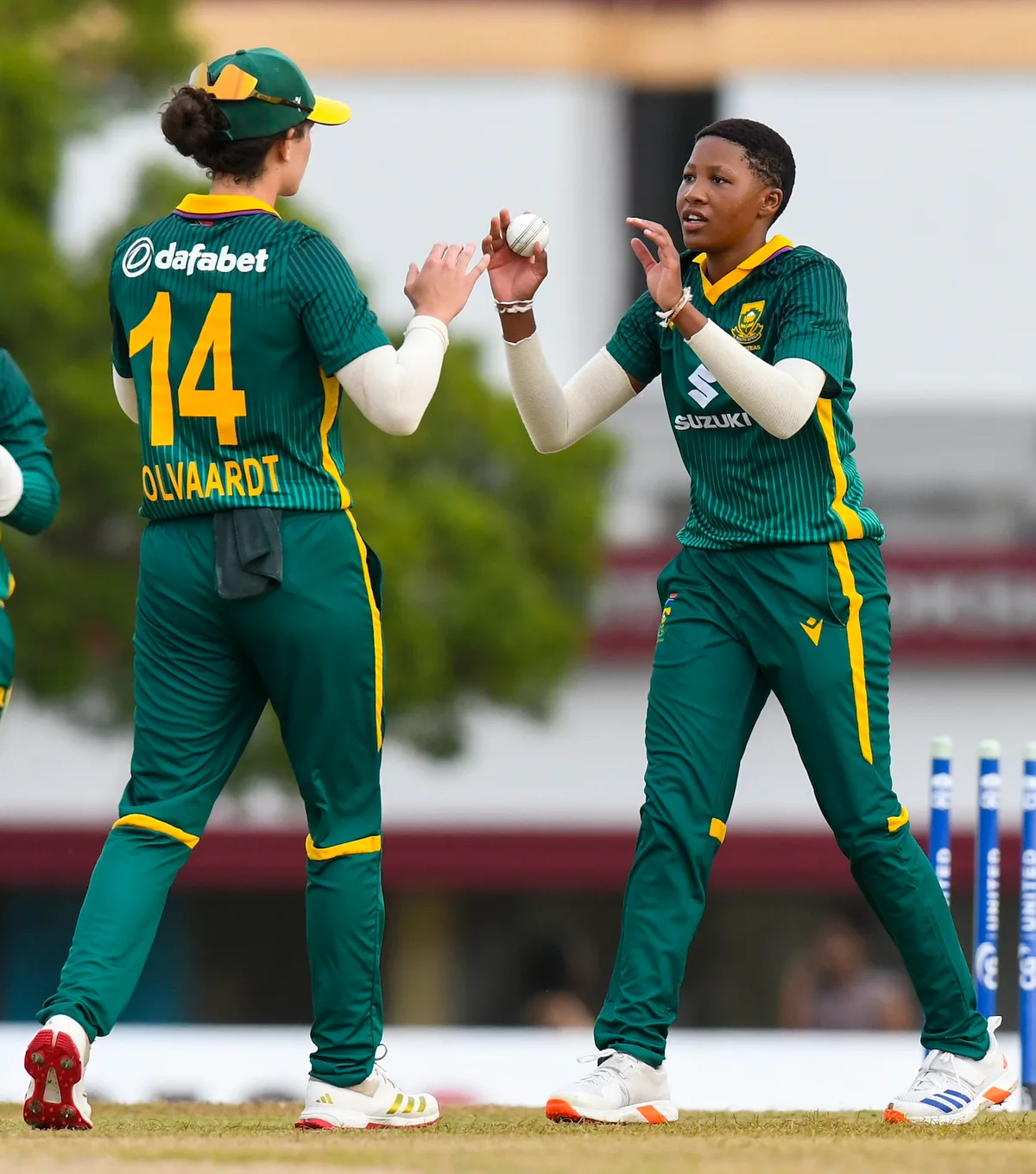Hlubi, Nini seal 5-0 win for South Africa
