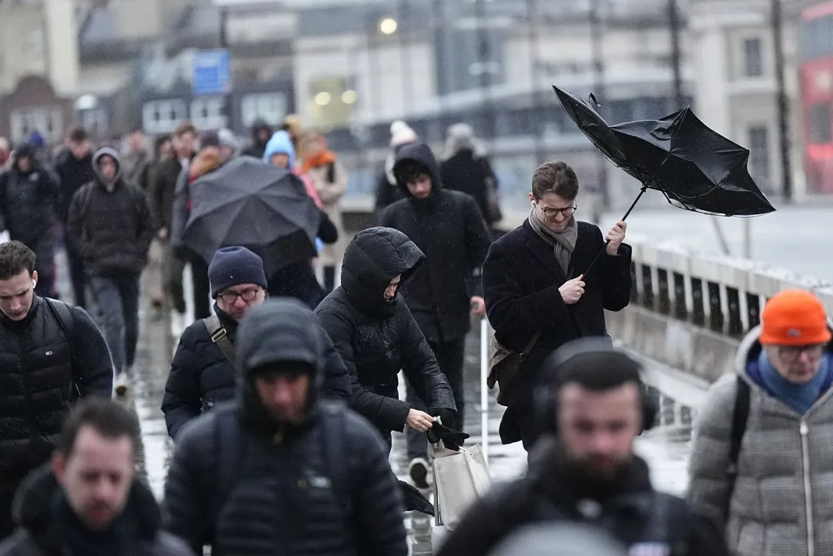 Met Office issues first autumn storms forecast as London temperatures plunge