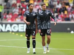 "Du bist kein Engländer": Deutsche Brentford-Profis griffen bei rassistischem Vorfall ein