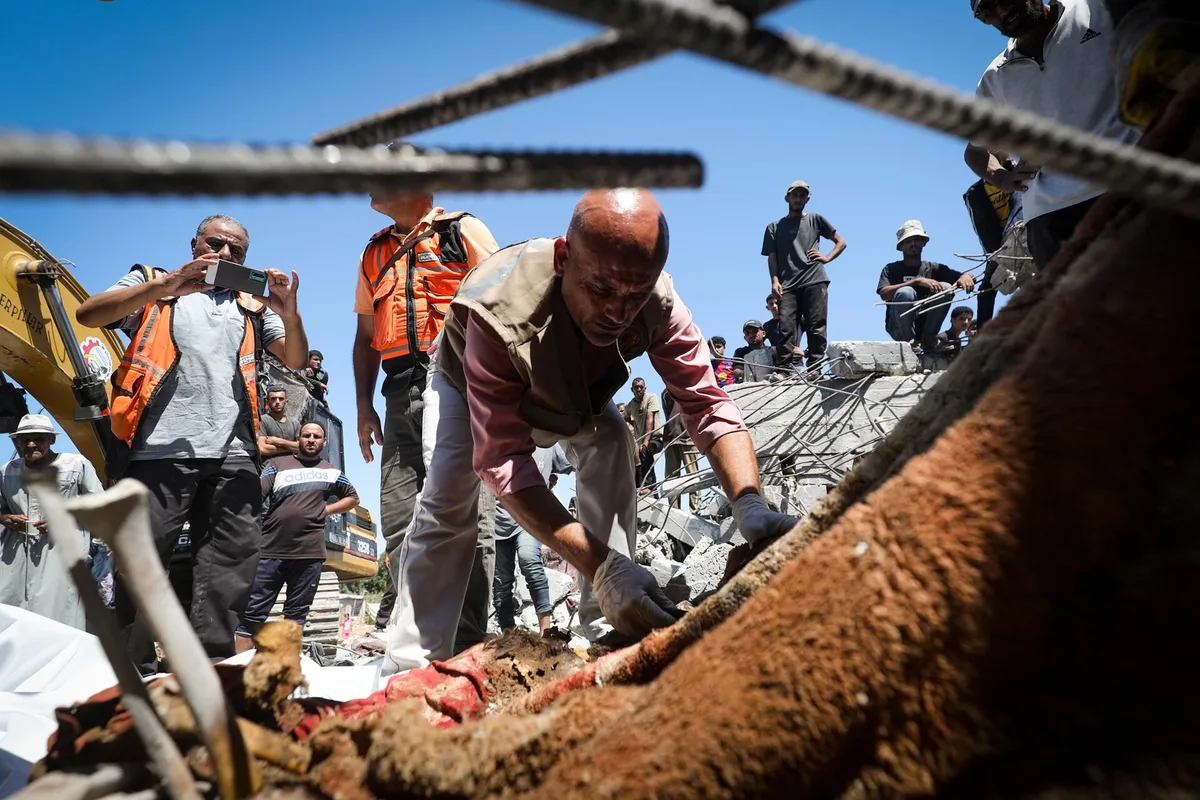 Mueren dos palestinos en un nuevo bombardeo de Israel contra el norte de Gaza pese al alto el fuego