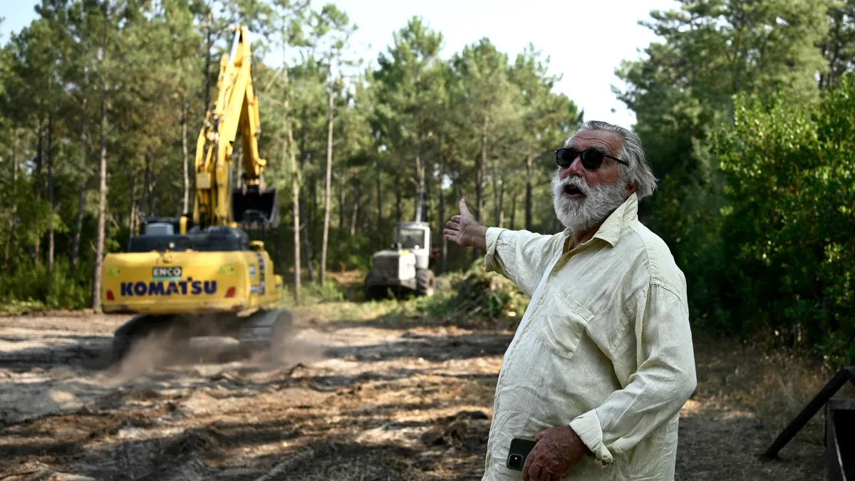 Gironde : le pare-feu illégal de Benoît Bartherotte pendant l’incendie visé par une asso anti-corruption
