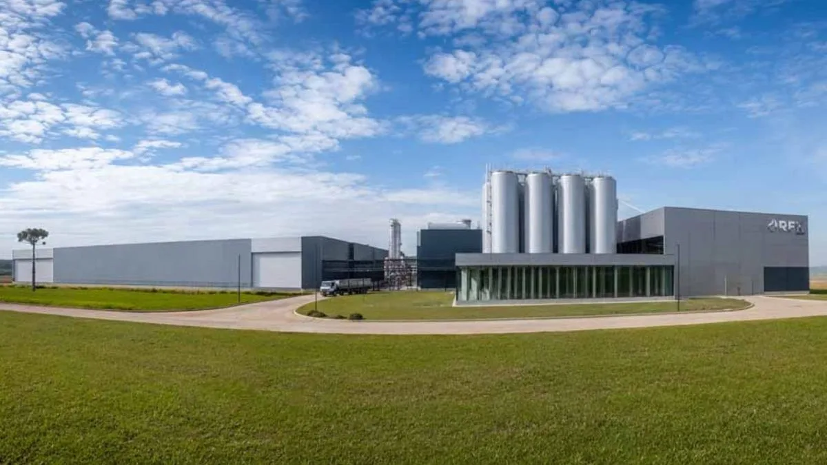 Com R$ 400 milhões, gigante brasileira de bebidas ergue maior megafábrica da marca, gerando 10 mil empregos para produzir mais de 2 milhões de embalagens ao dia