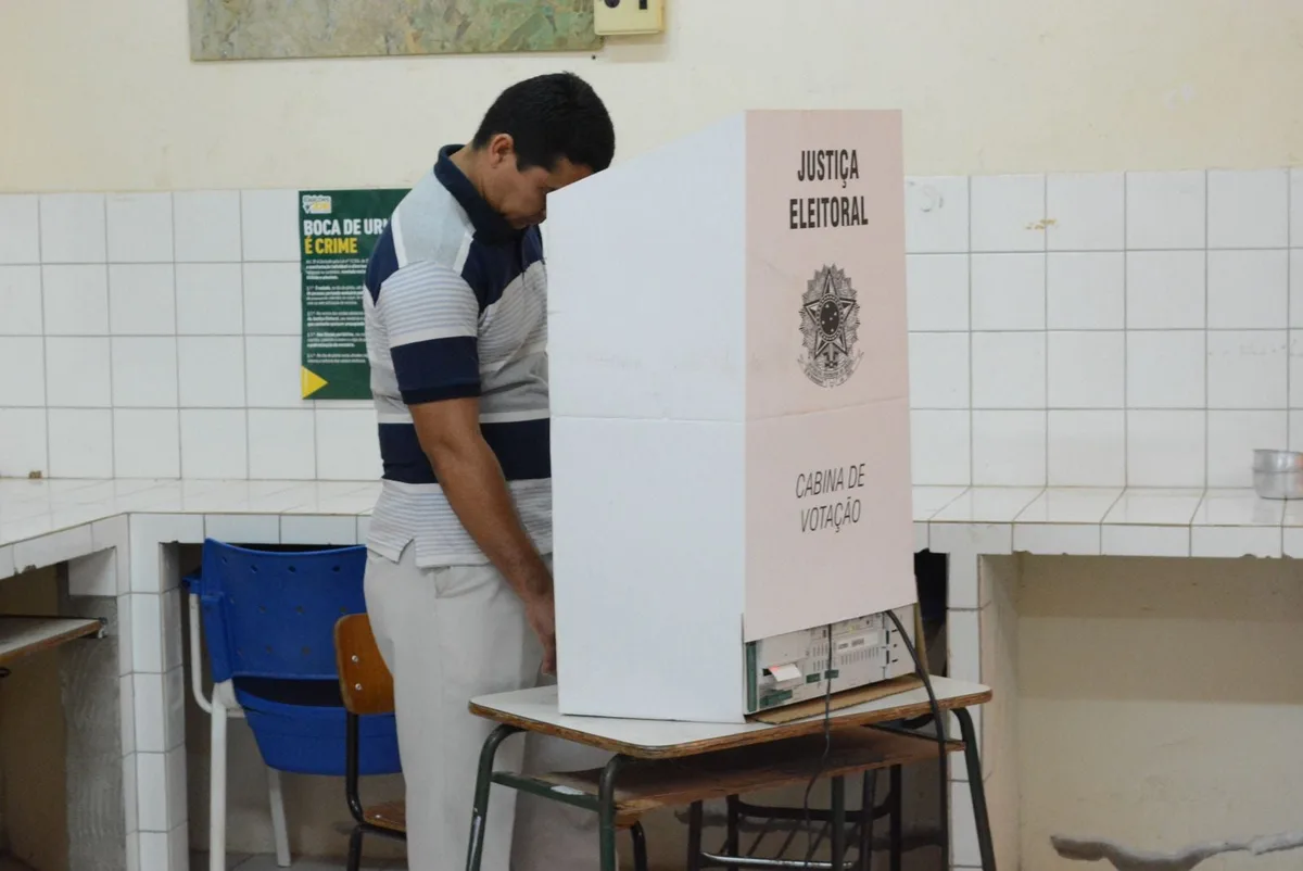 Eleitor tem até esta quinta-feira (20) para solicitar voto em trânsito