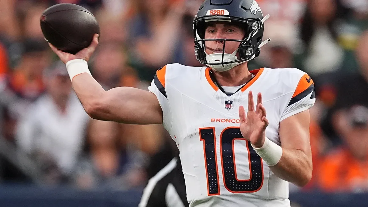 Bo Nix shines in return from broken ankle, but Broncos fall to Packers 33-13