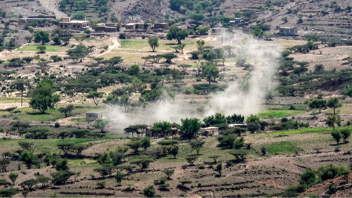 Saudi, Houthis trade strikes as fighting deepens near Bab al-Mandab