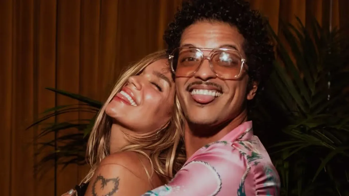 ¿Podría funcionar la relación de Karol G y Bruno Mars? Las claves de un romance que genera dudas