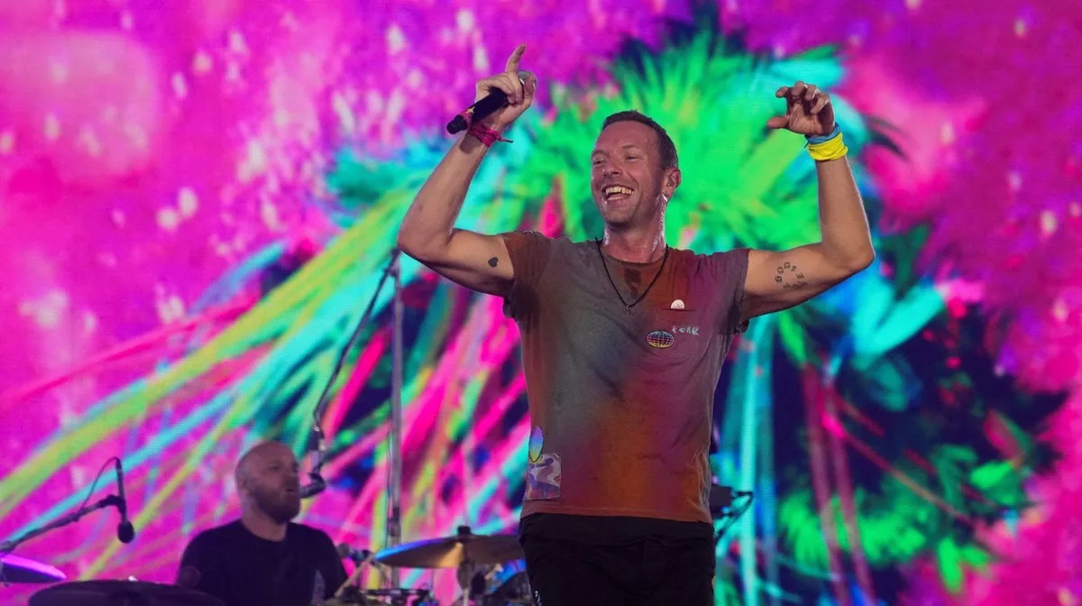 Chris Martin sorprendió en un concierto benéfico por Venezuela e interpretó “Viva la vida”