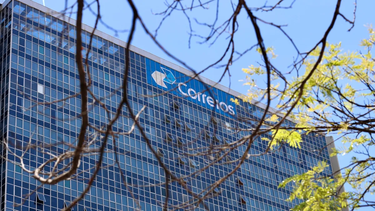 Correios têm rombo de R$ 5,6 bilhões no 1º semestre de 2026