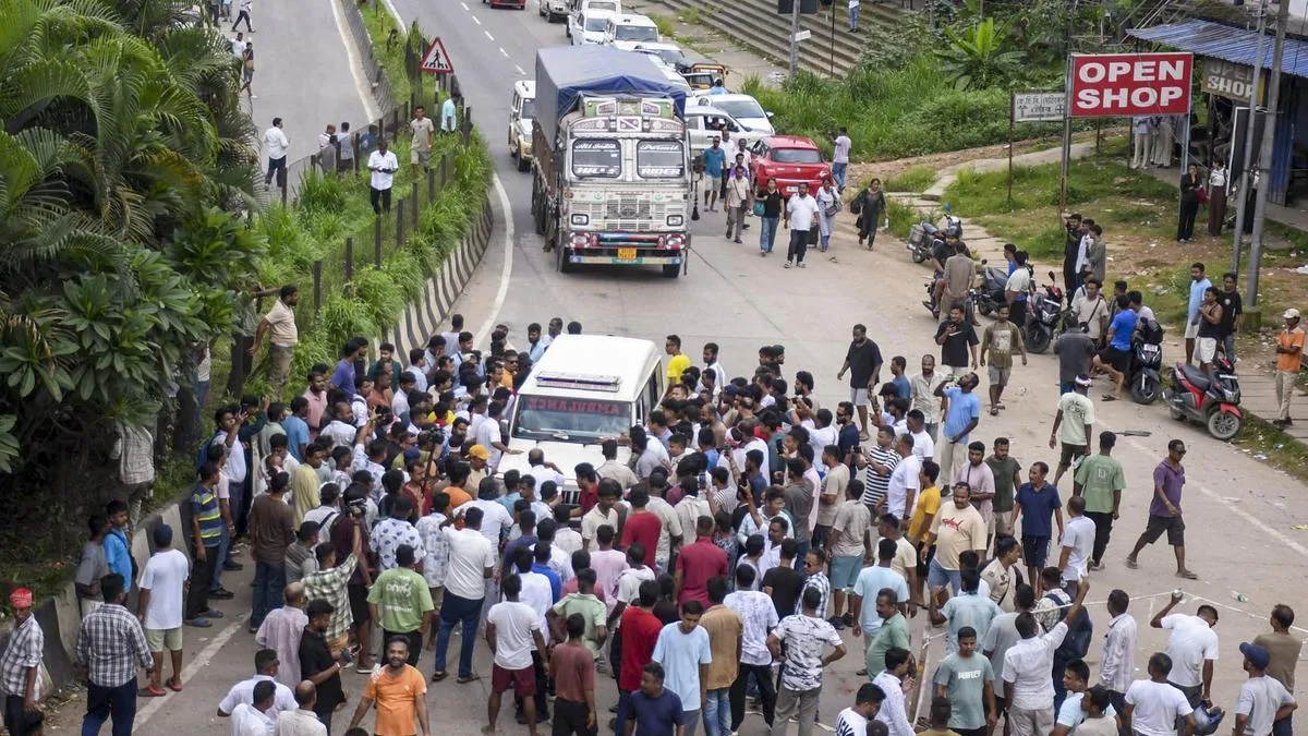 Meghalaya taxi bodies call off protests