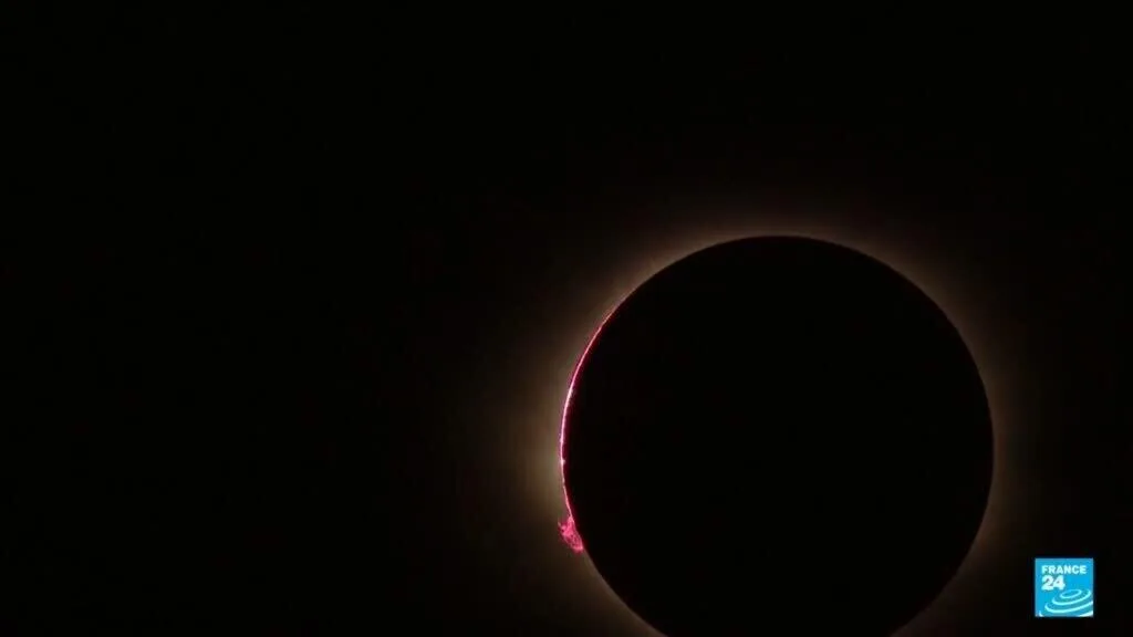 En Espagne et en Islande, l'éclipse solaire émerveille des millions d'habitants et visiteurs