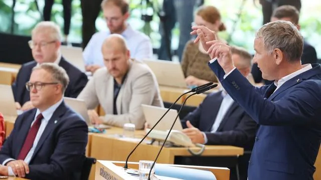 Landtag: Höcke verliert Misstrauensantrag gegen Regierungschef Voigt