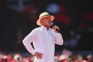 Lula: Brasil não vai depender nem da China, nem dos EUA para fazer sua IA
